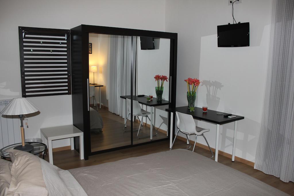 Giro B&B Κατάνια Δωμάτιο φωτογραφία