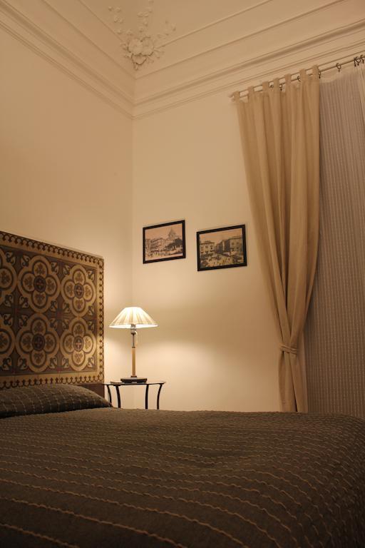 Giro B&B Κατάνια Δωμάτιο φωτογραφία